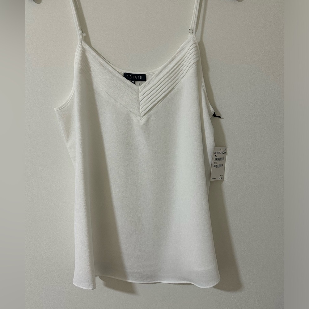 WHITE TANK TOP  •SIZE M